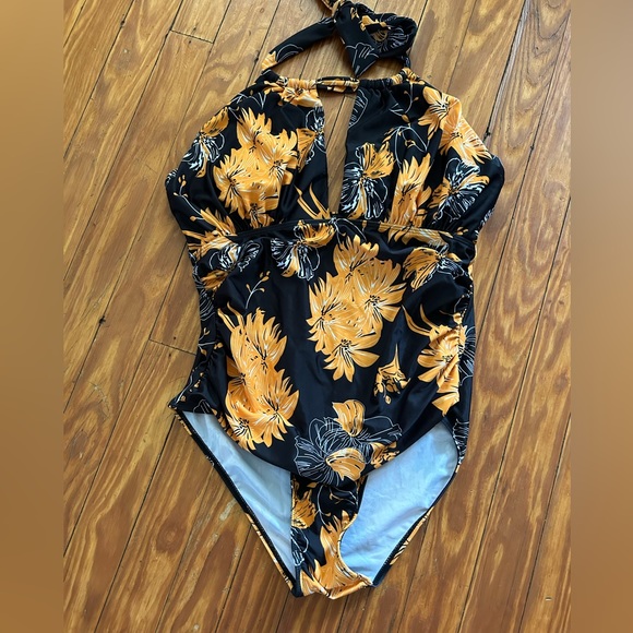 2BPRITY One Piece Black & Floral Swimsuit size L - Picture 1 of 5